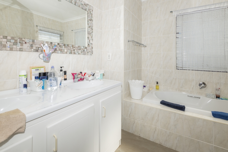 4 Bedroom Property for Sale in Langebaan Country Estate Western Cape